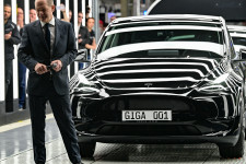 A Tesla lehagyta a Volkswagent, már több elektromos autót vesznek a németek, mint hagyományost