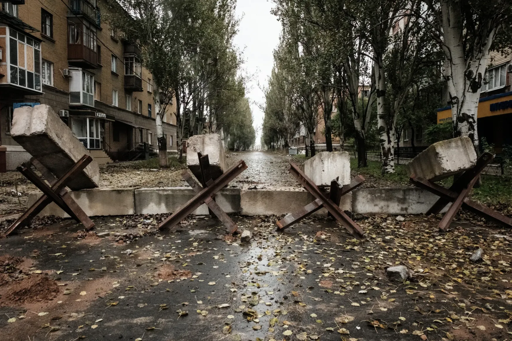 A herszoni megszállt területek orosz vezetője a lakosok evakuálását javasolja, újabb fogolycsere zajlott le