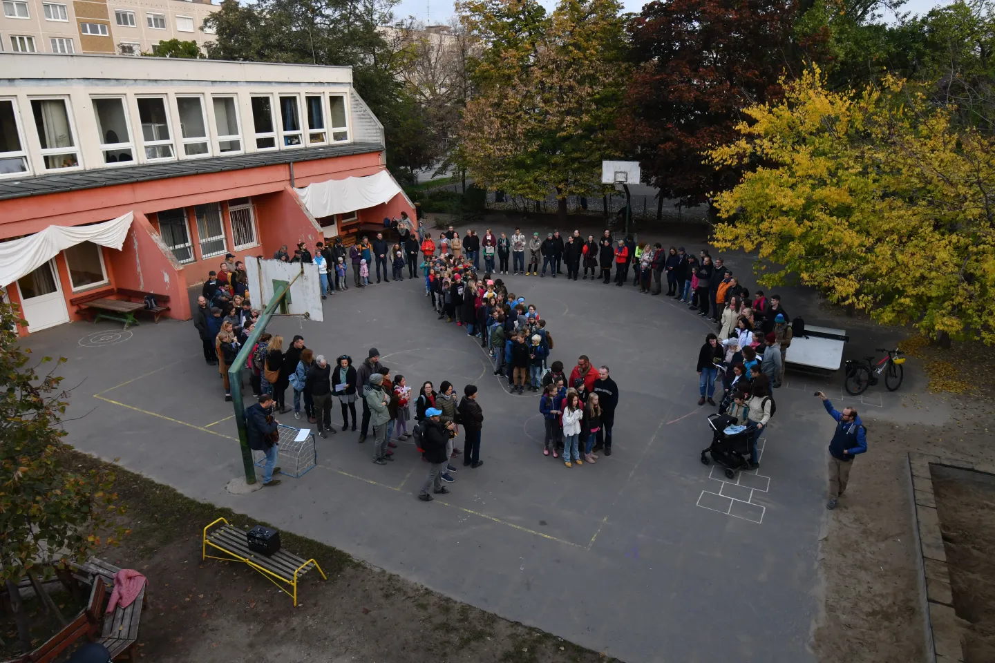 Telex: Felkiáltójellel demonstráltak a Kincskeresős diákok és szülők is