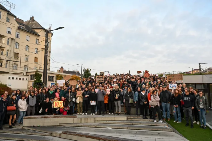 Teachers and parents united in demanding changes in education