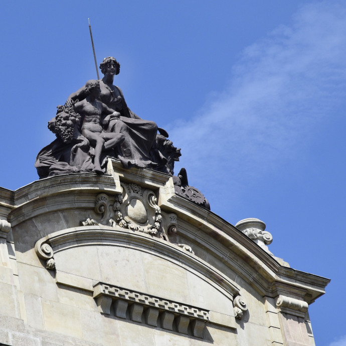 Húsz százalékos hitelek, parkourozó környezetvédők és inspiráló nők