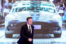 Megtaláltuk, mi zuhant nagyobbat még a forintnál is a pénzpiaci viharokban: Elon Musk történelmet írt