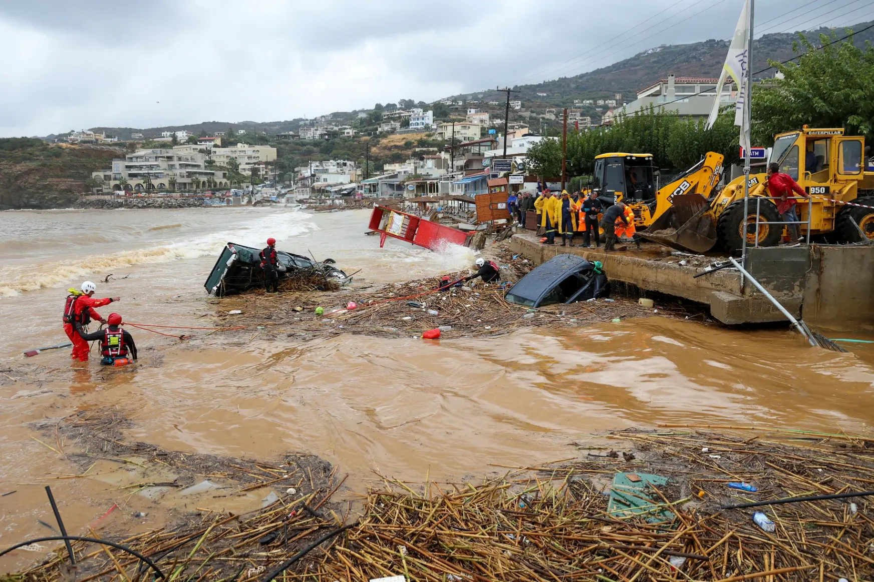 Krétán súlyos áradások vannak, egy ember meghalt