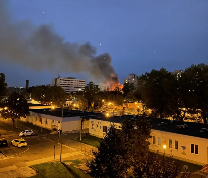 Tűz Budapest XIX. kerületében 2022. október 15-én – Olvasói fotó / Telex