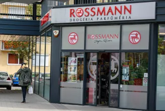 250 millió forint rezsitámogatást oszt szét dolgozói között a Rossmann