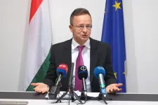 Szijjártó Péter elmagyarázta, hogyan akarják elérni, hogy eltűnjenek a szankciók az év végéig
