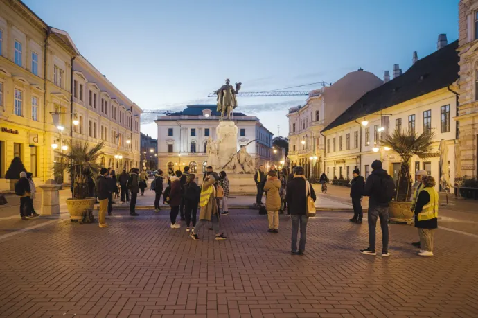 „Itt az ország sorsáról van szó, valamit tegyetek, fiatalok!” – szerdán reggel is demonstráltak Szegeden