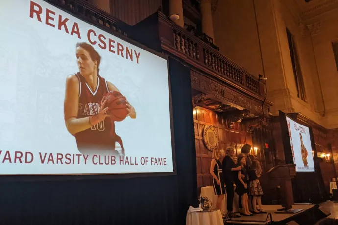 Magyar kosárlabdázónő került be a Harvard Hírességek Csarnokába