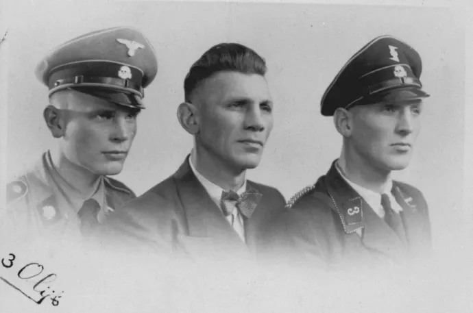 Háborús képen az Olij család, balról Jan, középen Sam Olij – Fotó: Beeldbank WO2, Collectie NIOD