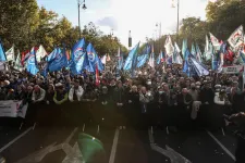 Árnyékból tüntetnek az ellenzéki pártok október 23-án