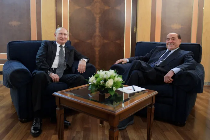 Berlusconi: Putyin 20 üveg vodkát küldött a születésnapomra