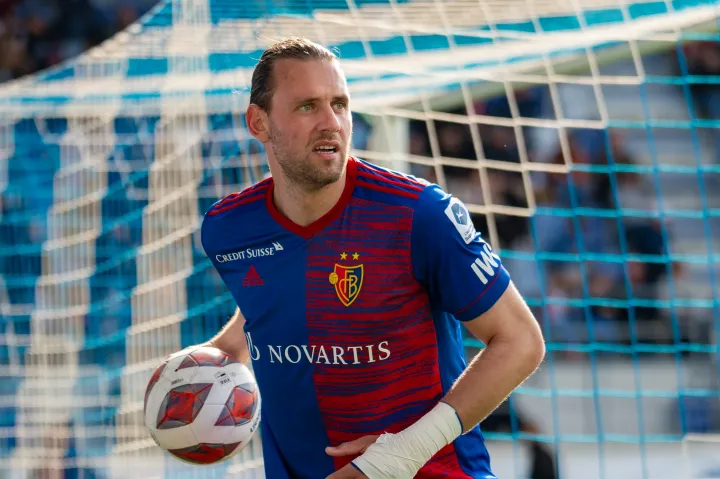 Szalai Ádám a Basel egyik májusi meccsén – Fotó: Rvs.media/basile Barbey / Getty Images