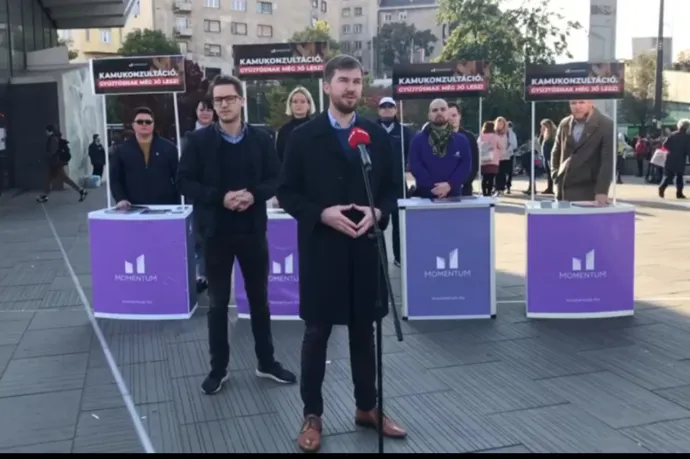 A Momentum gyújtóst csinál a nemzeti konzultációra kiküldött papírokból
