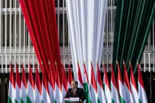 Orbán Viktor: Hol az árnyékból, hol a brüsszeli magaslesről lövöldöznek Magyarországra