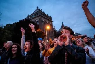 Az elmúlt időszak legnagyobb szolidaritási tüntetése zajlott vasárnap este Budapesten