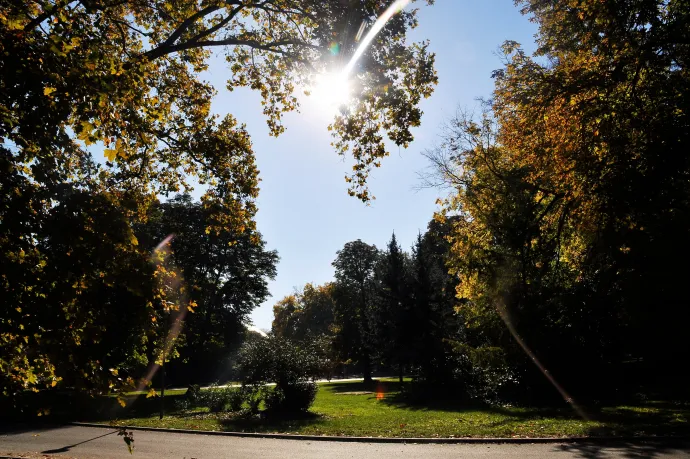Akár 25 fok is lehet hétfőn, északon esőre kell számítani