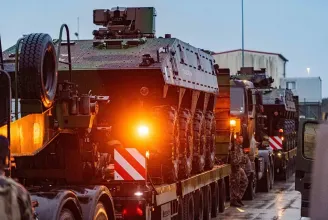 „Sárkány-művelet”: francia haditechnikai konvoj érkezett Romániába, a nagysinki NATO-bázis felé tart