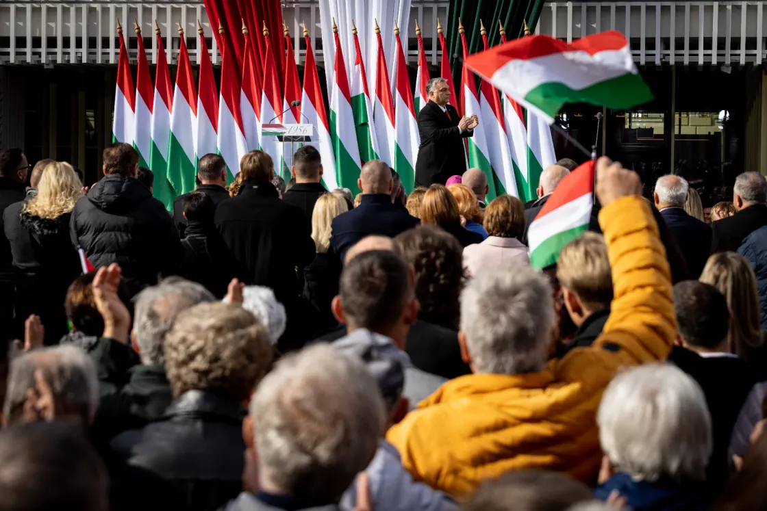 1956 üzenete nyúlik, mint a rétestészta Orbán ünnepi beszédeiben