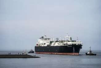 Jelenleg több cseppfolyósított földgáz érkezik Amerikából hajón, mint amennyit Európa képes kezelni