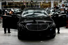 A Mercedes-Benz teljesen kivonul az orosz piacról