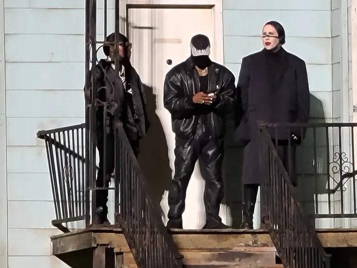 DaBaby, Kanye West és Marilyn Manson a Donda bemutatóján – Fotó: Brian Prahl / MEGA / GC Images