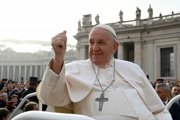 Ferenc pápa: A papok és az apácák is néznek pornót