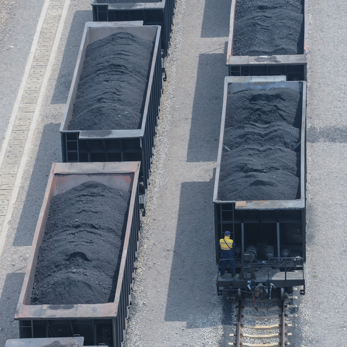 Jól bevásárolt orosz földgázból és szénből Kína