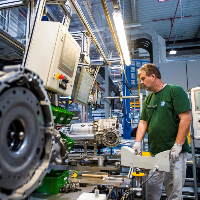 Nem luxusautót vesznek a céges támogatásokból, de a technológiai szintugrás se jön össze