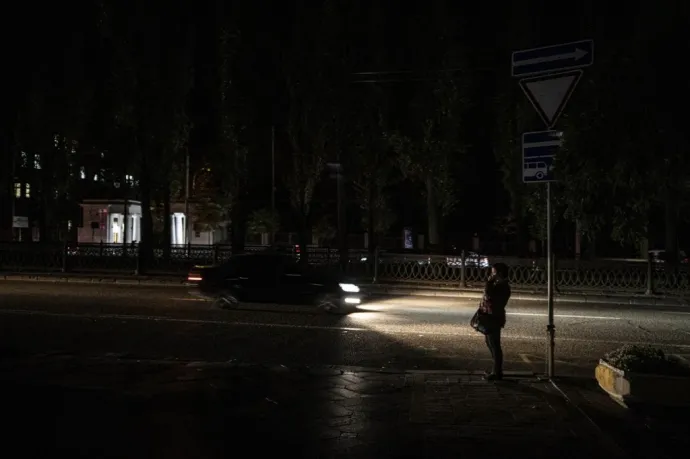 Hosszabb áramszünetekre kell felkészülniük a kijevieknek a légitámadások miatt