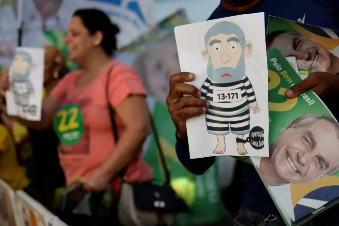 Jair Bolsonaro támogatói egy rendezvényen 2022. október 26-án – Fotó: Ueslei Marcelino / Reuters
