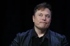 Erősen kezdett Elon Musk a Twitter Főcsiripeként, megosztott egy összeesküvés-elméletet, majd törölte is