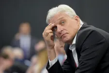 A háború miatt nem akar tovább orosz állampolgár lenni az egyik legnagyobb orosz bank alapítója