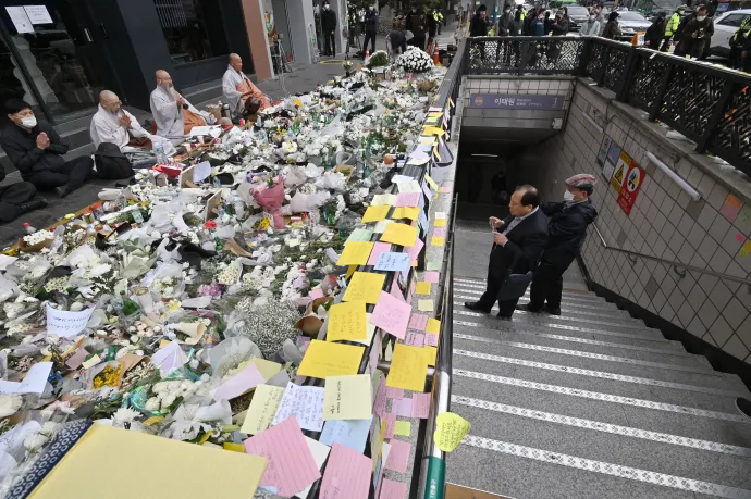 A baleset egyik helyszíne Szöul Ithevon negyedében 2022. november 3-án – Fotó: Jung Yeon-je / AFP