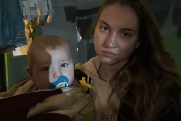 Az Azovsztalból kijutott édesanya: A kisfiam az addigi életének felét a bunkerban töltötte