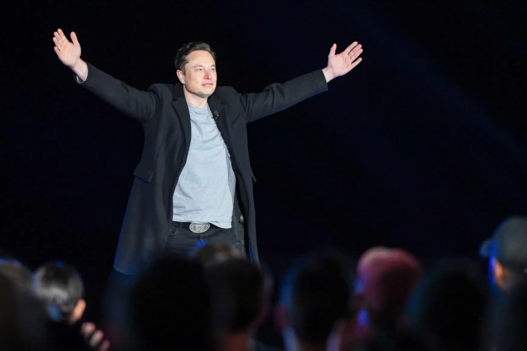 Elon Musk 44 milliárd dolláros ámokfutásba kezdett a Twitteren