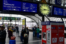 Többet vonatoztak, de az autót nem tették le a németek a kilenc eurós vonatjegy miatt