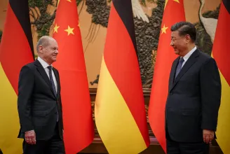 Koalíciós ellentéteket és stratégiai dilemmákat tépett fel a német kancellár kínai útja