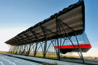 Június 15-én adhatják át a brassói repülőteret