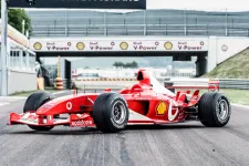 3-4 milliárdnyi forintért elvihető Michael Schumacher 2003-as Ferrarija