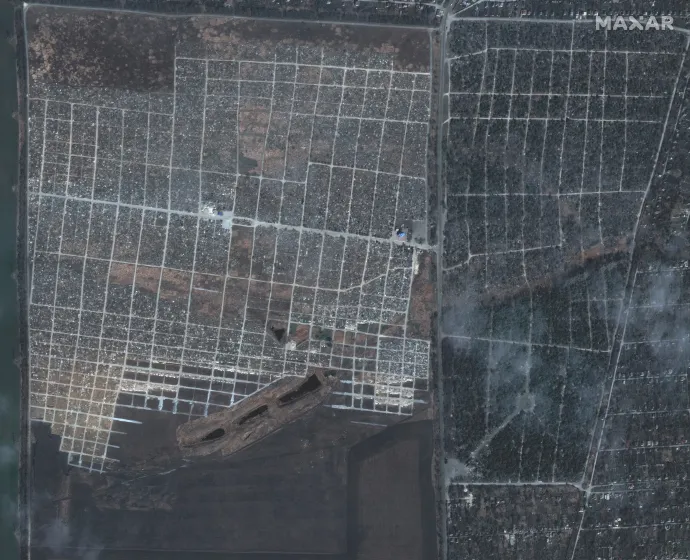 Műholdfelvételen a Sztarij Krim temető, Mariupol nyugati részén Fotó: Maxar Technologies / Reuters