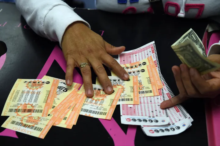 Elvitték a valaha volt legnagyobb lottónyereményt az Egyesült Államokban
