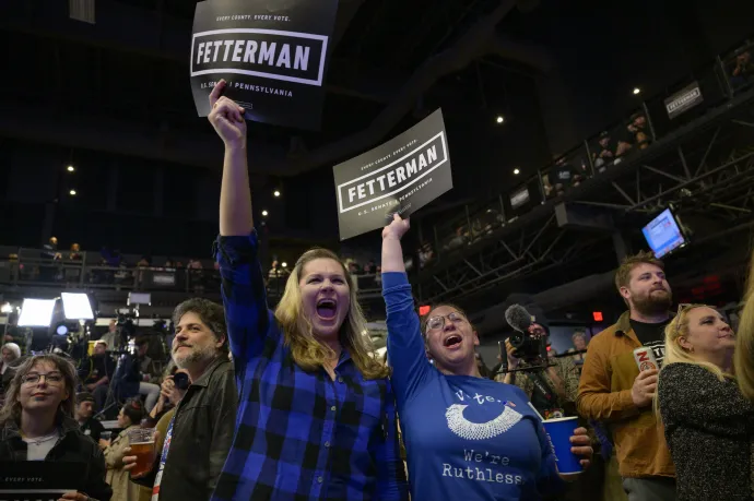 John Fetterman támogatói a demokrata szenátorjelölt eredményváróján – Fotó: Angela Weiss / AFP