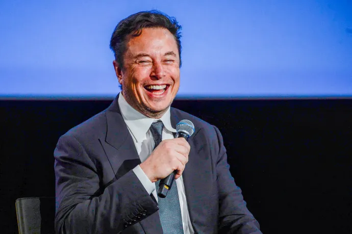 Elon Musk eladott 4 milliárd dollárnyi Tesla-részvényt