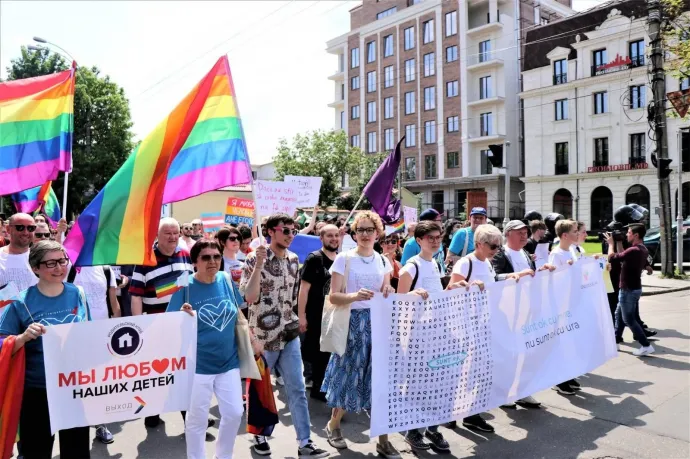 „LMBT gyermekek az iskoládban” címmel indítottak felvilágosító kampányt Moldovában