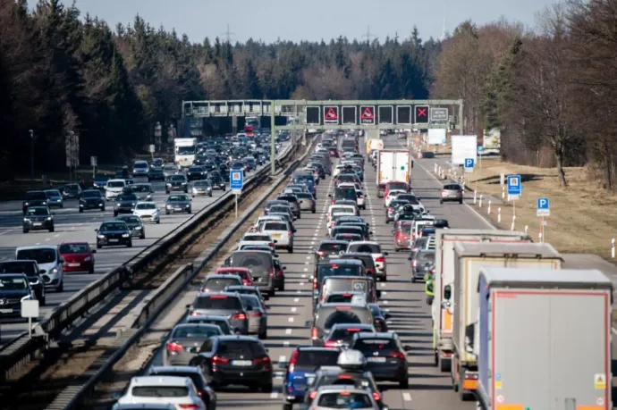 Több száz millió kocsival gyártanak többet az autógyártók, mint amennyivel tartani lehetne a klímacélokat