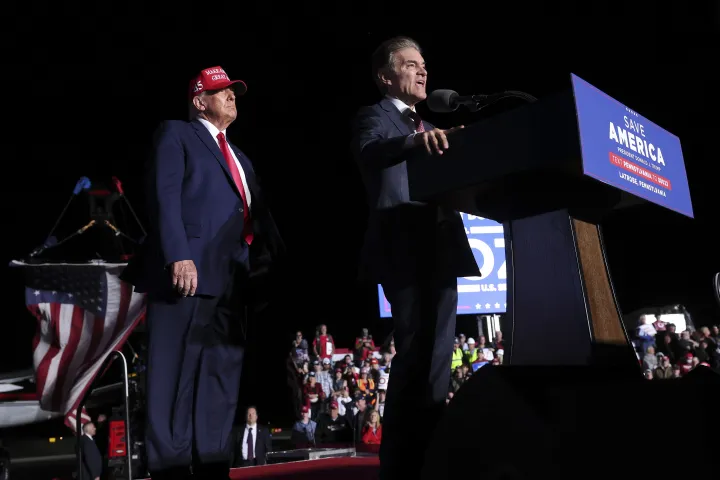 Donald Trump kampányol a később Pennsylvaniában elbukó Dr. Oz mellett 2022. november 5-én – Fotó: Win Mcnamee / Getty Images North America / Getty Images via AFP
