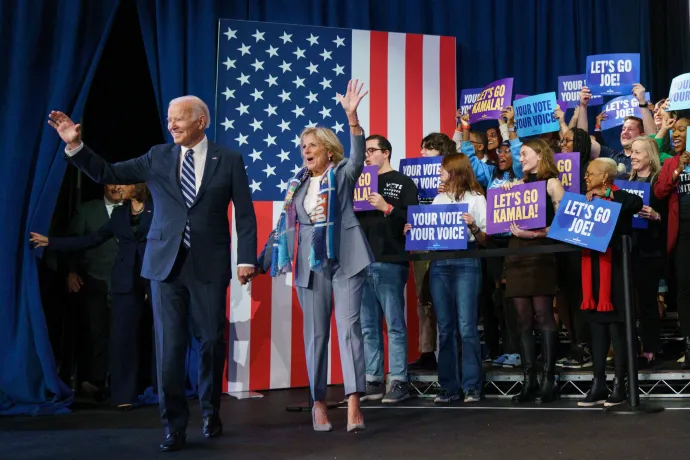 Joe Biden elnök és Jill Biden first lady egy washingtoni rendezvényen, ahol köszönetet mondtak a demokraták kampányának segítőinek 2022. november 10-én – Fotó: Mandel Ngan / AFP