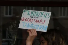 Publicus: Egyre több kormánypárti szavazó támogatja a tanárok tiltakozását