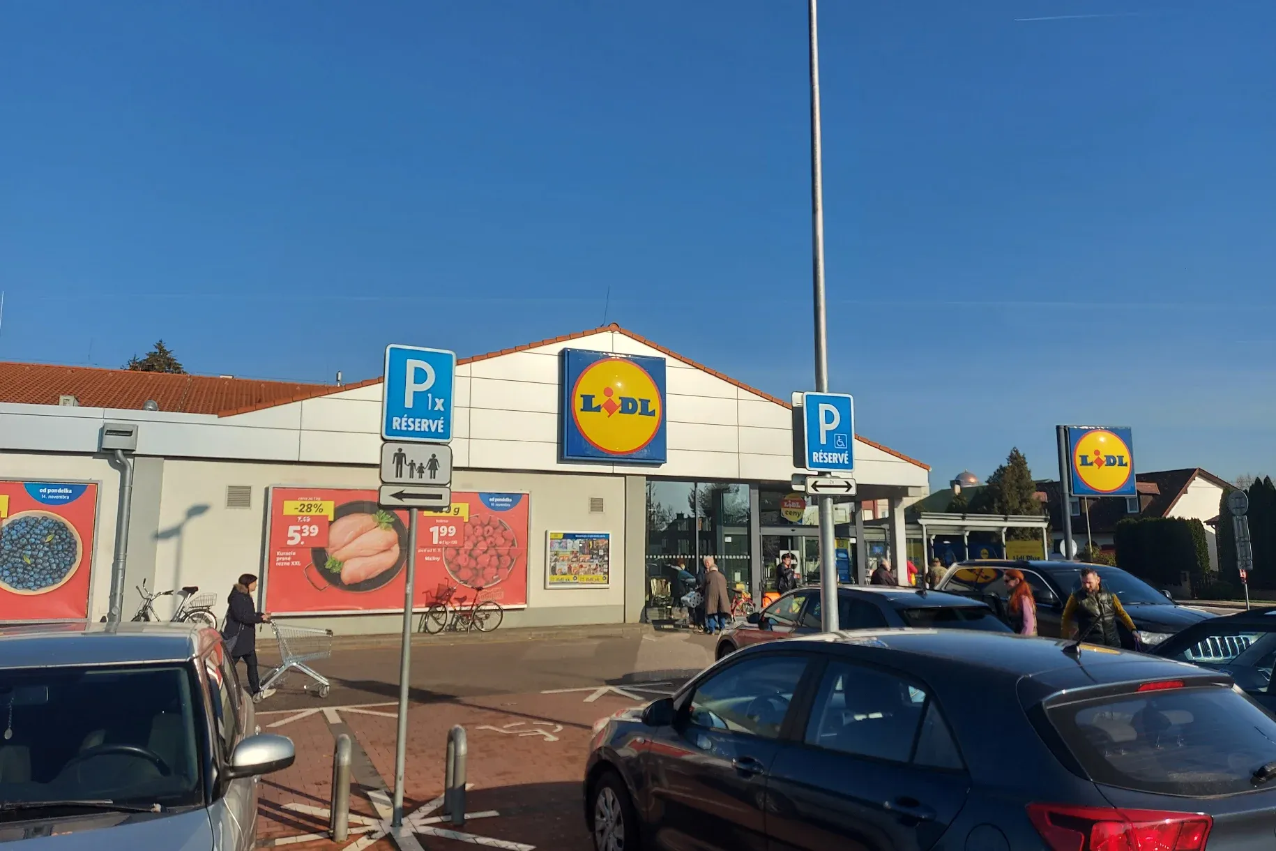 Telex Megnéztük, mit érdemes venni a párkányi Lidlben, és mi olcsóbb