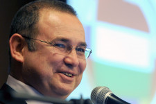 Az új miniszter szerint jól meg kell választani a terepet, ha politikai hátszél nélkül akar boldogulni egy üzletember
